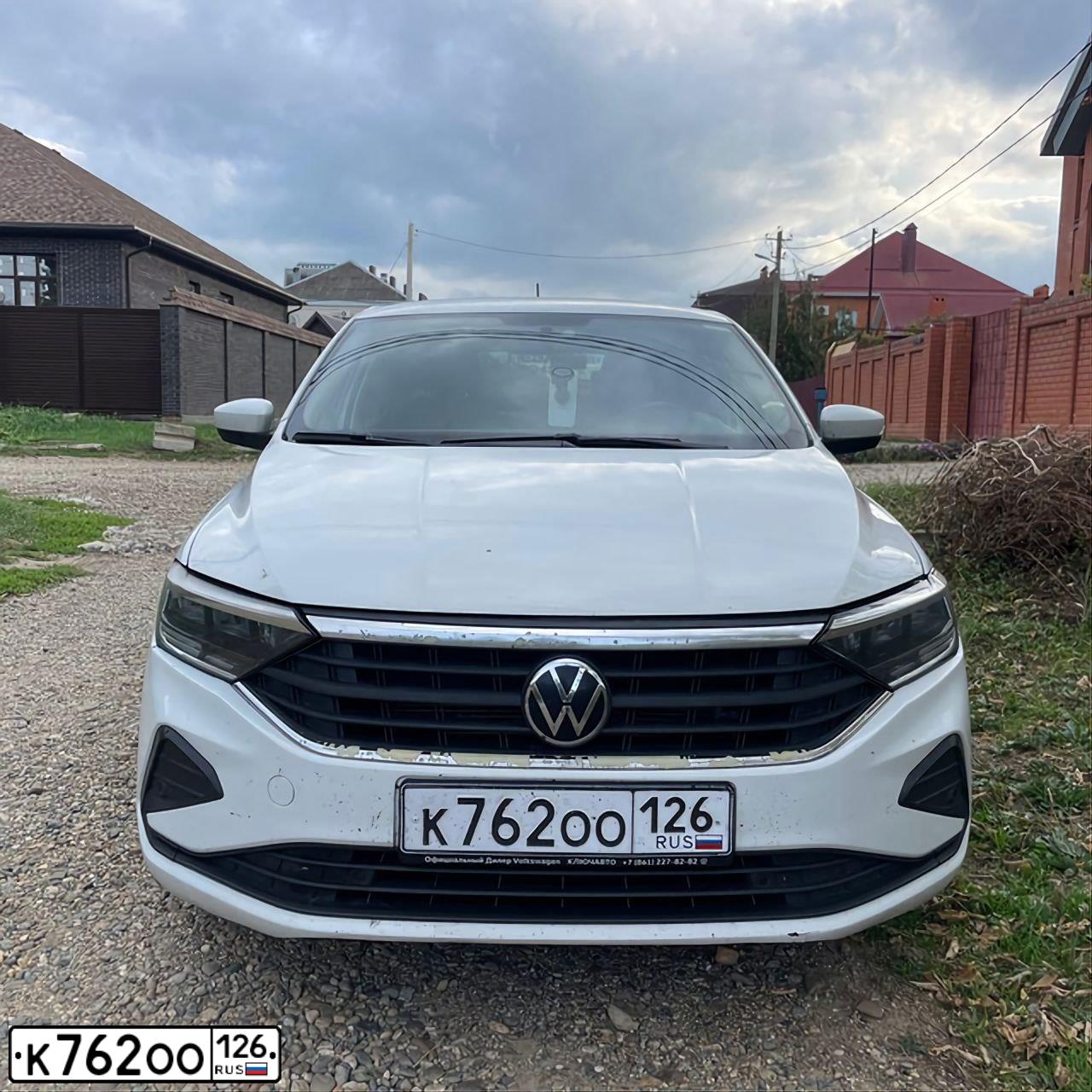 Фото автомобиля VOLKSWAGEN POLO, 2020 — госномер К762ОО126. Цвет: Белый