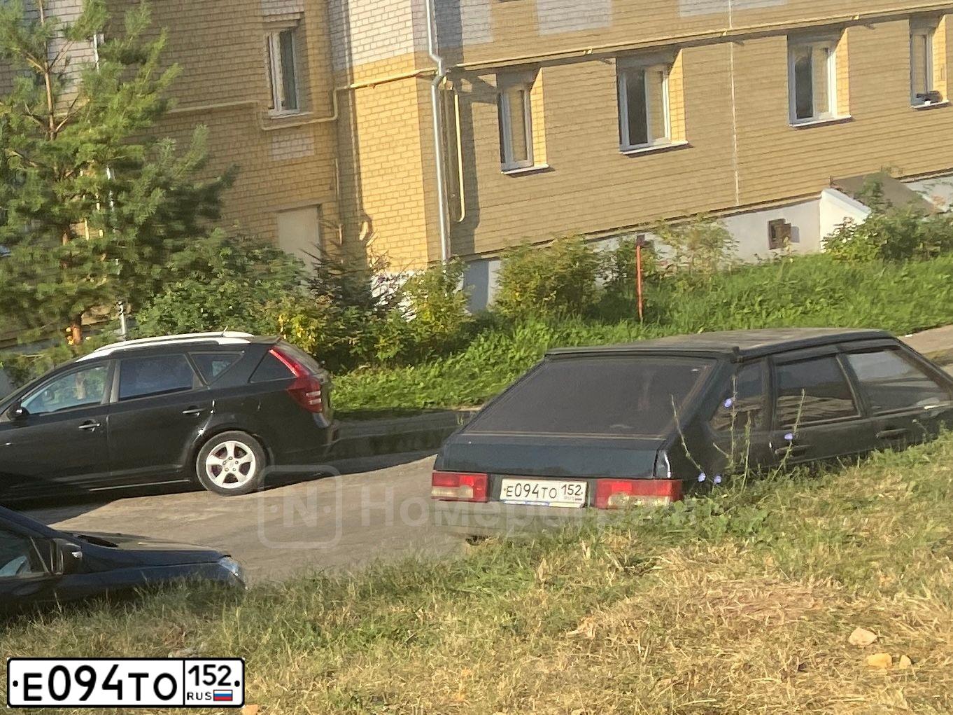 Фото автомобиля LADA 2109 SAMARA, 2003 — госномер Е094ТО152. Цвет: Темно-зеленый