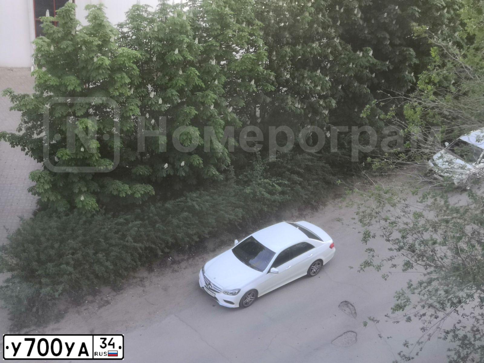 Фото автомобиля FORD S-MAX, 2007 — госномер У700УА34. Цвет: ЧЕРНЫЙ