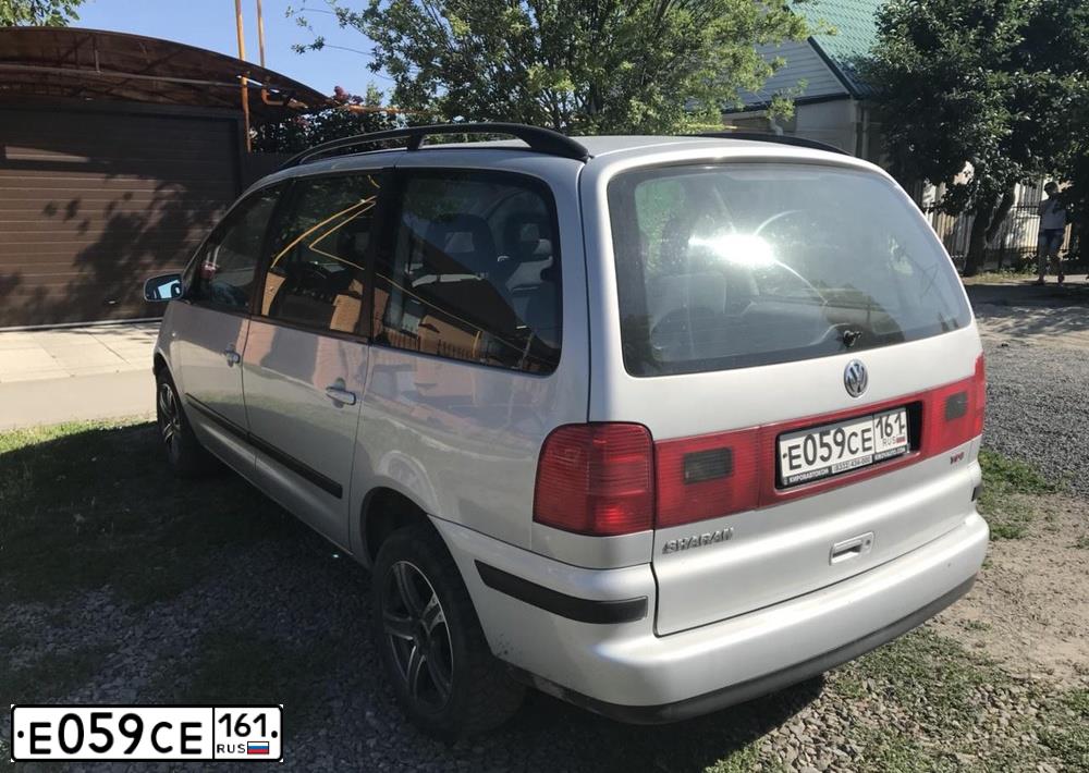 Фото автомобиля VOLKSWAGEN SHARAN, 2003 — госномер О801ТА11. Цвет: Серебристый