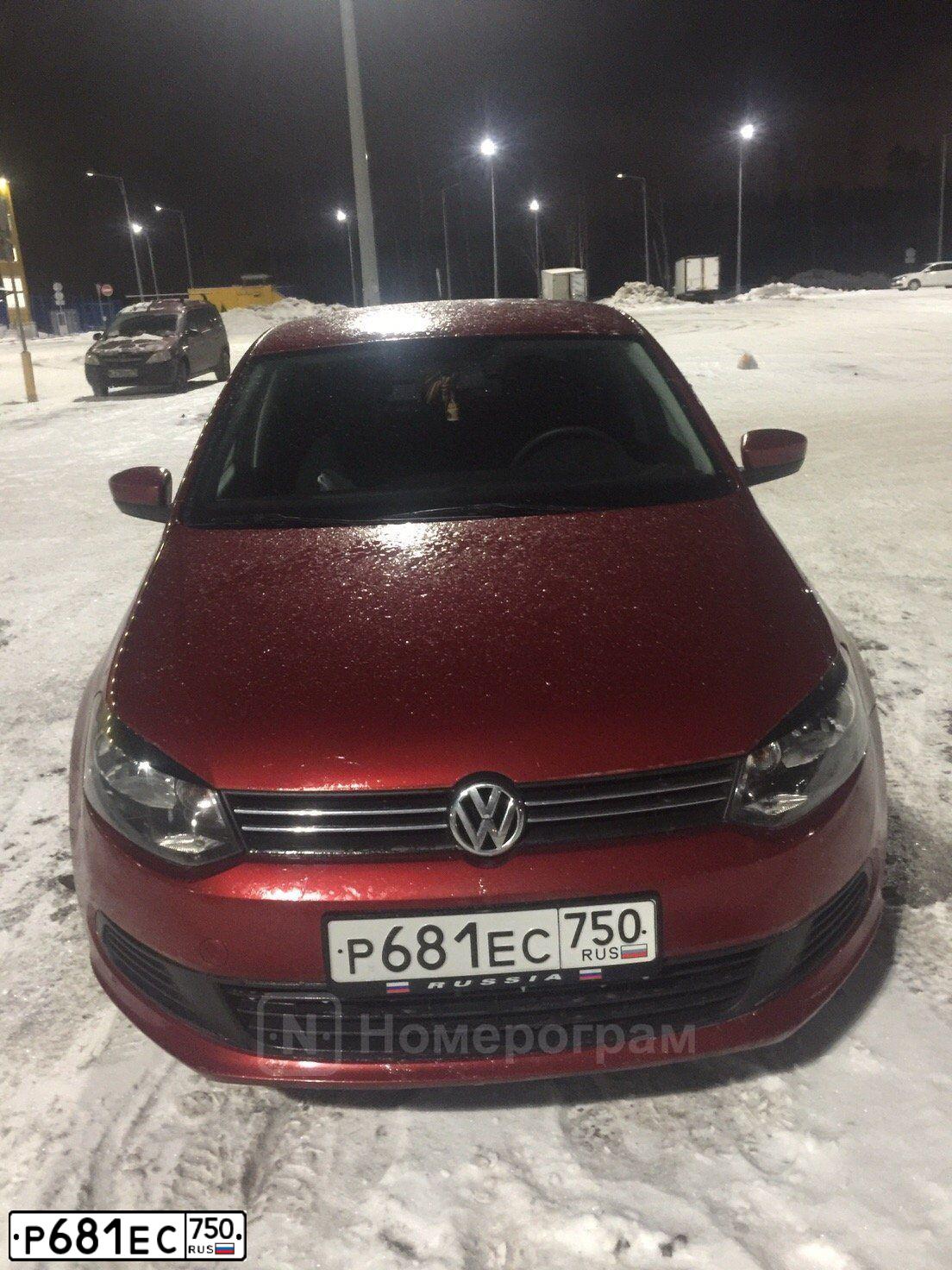 Фото автомобиля VOLKSWAGEN POLO, 2013 — госномер Р972ОВ48. Цвет: ВИШНЕВО-КРАСНЫЙ