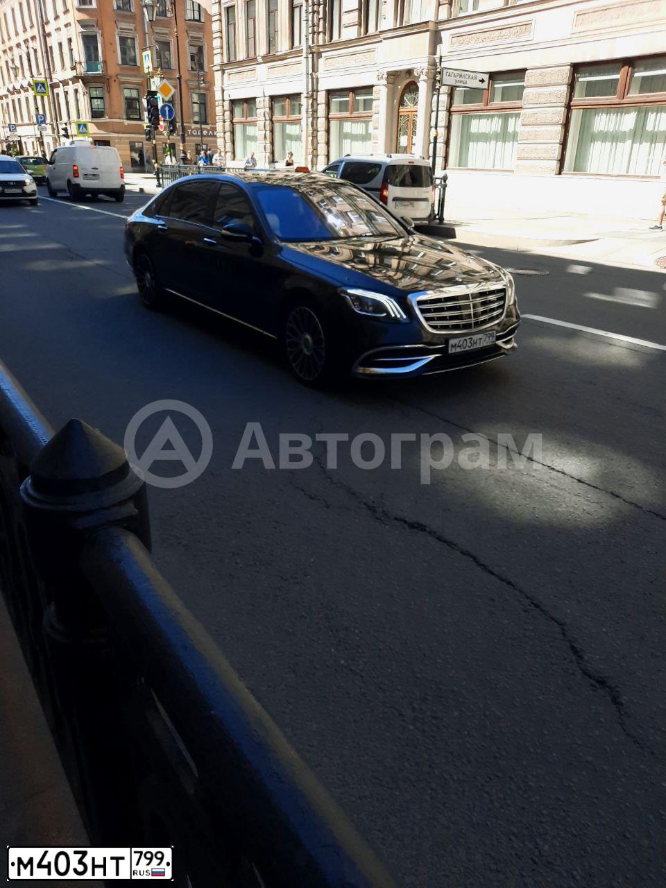 Фото автомобиля MERCEDES S-KLASSE, 2017 — госномер Р258ЕН799. Цвет: ЧЕРНЫЙ