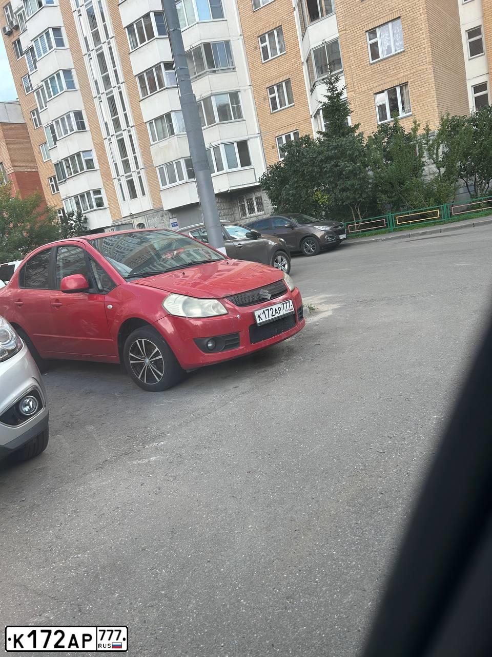 Фото автомобиля SUZUKI SX 4, 2008 — госномер К172АР777. Цвет: КРАСНЫЙ