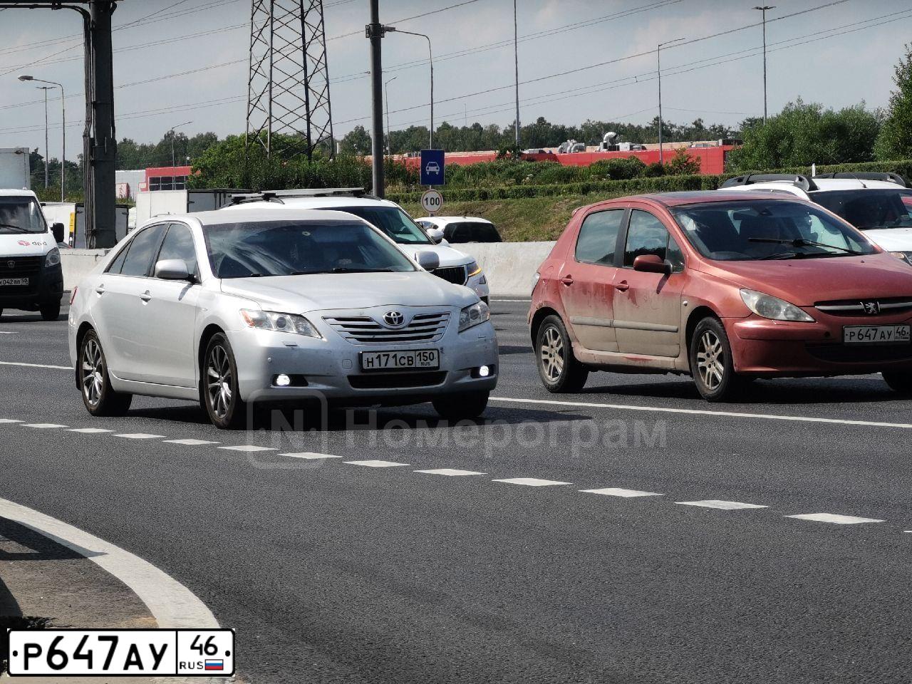 Фото автомобиля PEUGEOT 307, 2002 — госномер У844МХ797. Цвет: Коричневый