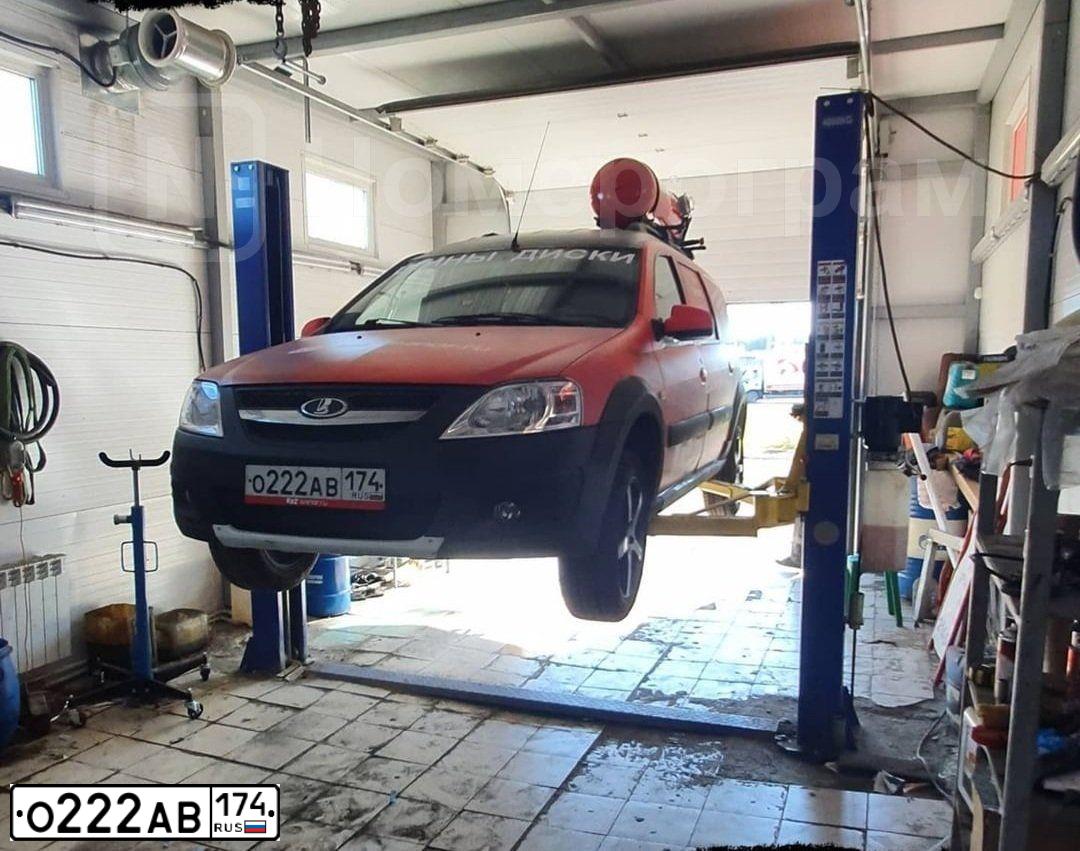 Фото автомобиля KIA CARNIVAL, 2006 — госномер О222АВ174. Цвет: СЕРЕБРИСТЫЙ