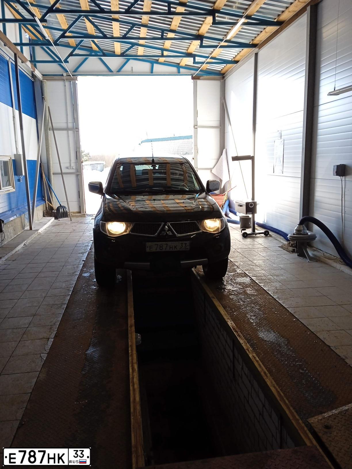 Фото автомобиля MITSUBISHI L200, 2008 — госномер О389АМ180