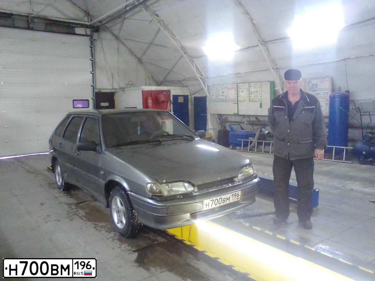 Фото автомобиля LADA 2114 SAMARA, 2005 — госномер Н700ВМ196. Цвет: ТЕМНО-СЕРЫЙ