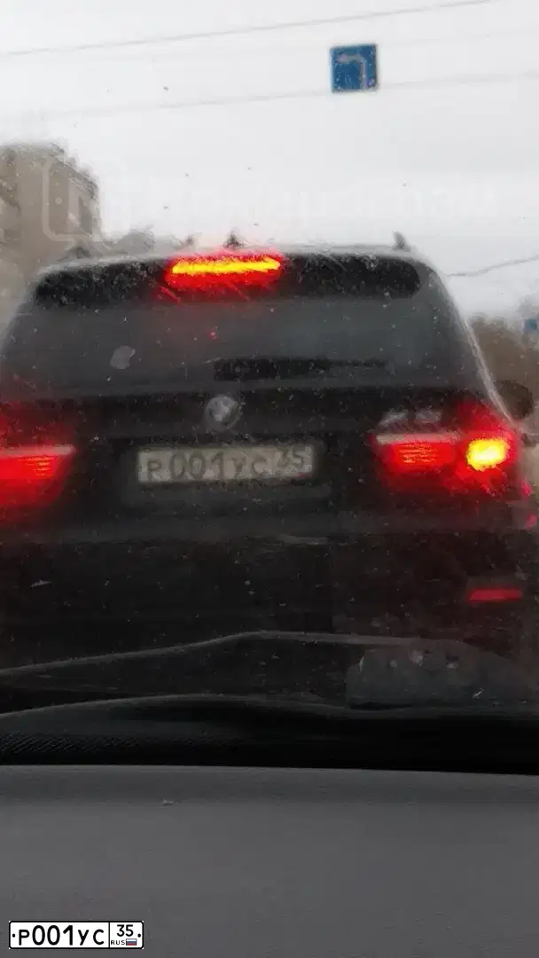 Фото автомобиля LADA 2111, 2000 — госномер Р001УС35. Цвет: Серебристый