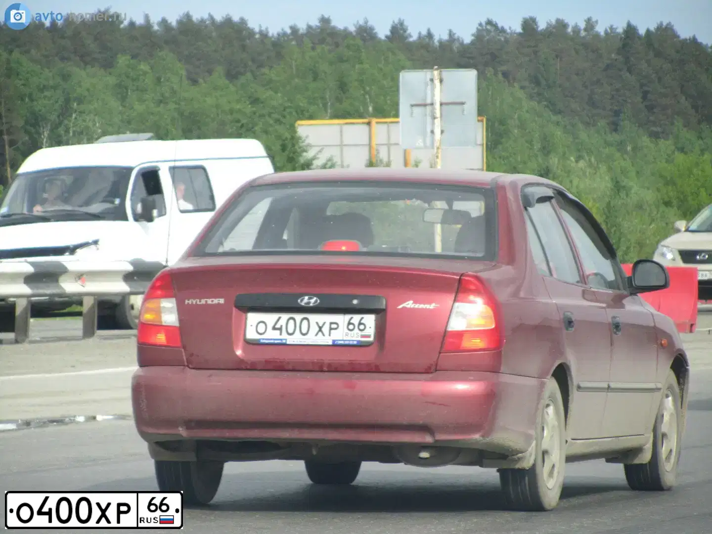 Фото автомобиля TAGAZ ACCENT, 2005 — госномер О400ХР66. Цвет: Красный