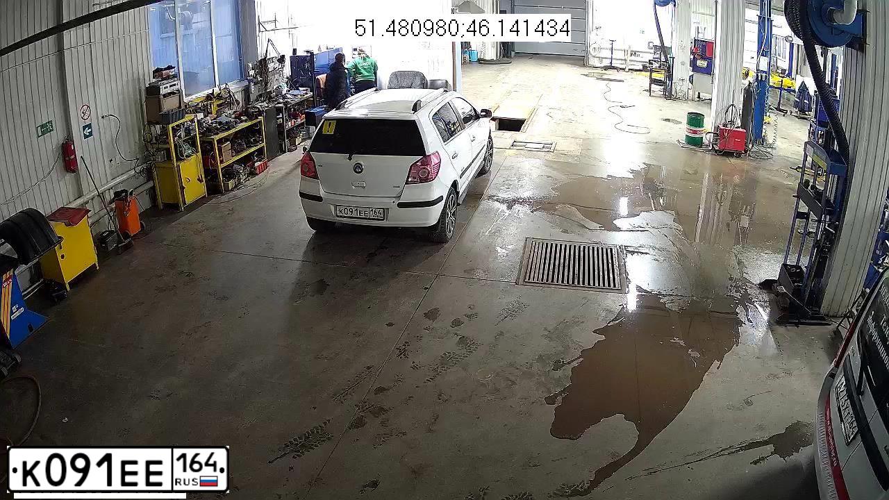 Фото автомобиля GEELY MK CROSS, 2013 — госномер К091ЕЕ164. Цвет: Белый