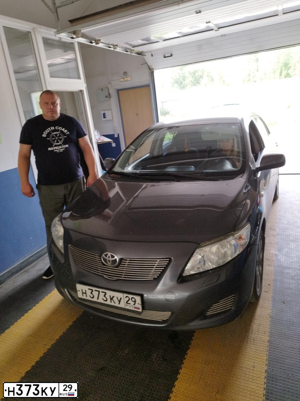 Фото автомобиля TOYOTA COROLLA, 2008 — госномер Р236АМ29
