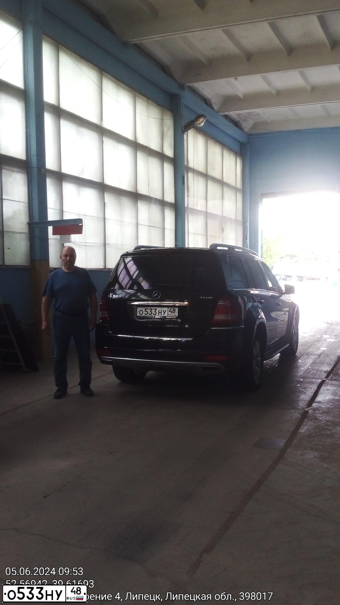 Фото автомобиля MERCEDES GL-KLASSE, 2011 — госномер О001ОО48. Цвет: ЧЕРНЫЙ