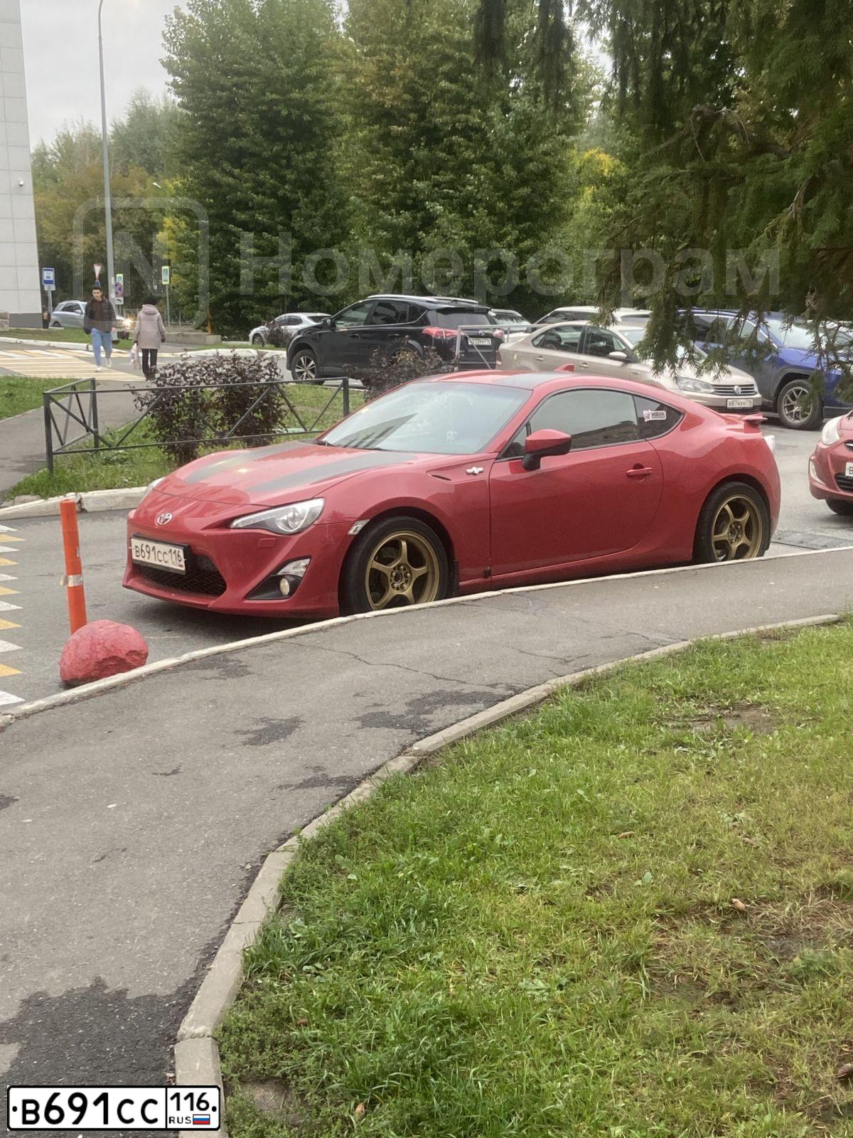 Фото автомобиля TOYOTA GT 86, 2014 — госномер В691СС116. Цвет: КРАСНЫЙ