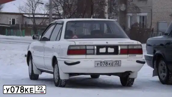 Фото автомобиля TOYOTA COROLLA, 1990 — госномер У078КЕ22