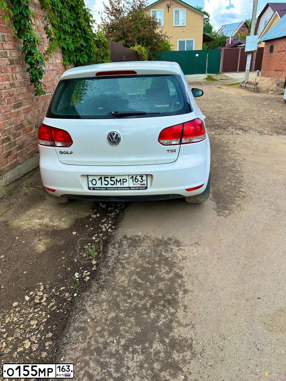 Фото автомобиля VOLKSWAGEN GOLF, 2011 — госномер О155МР163. Цвет: Белый