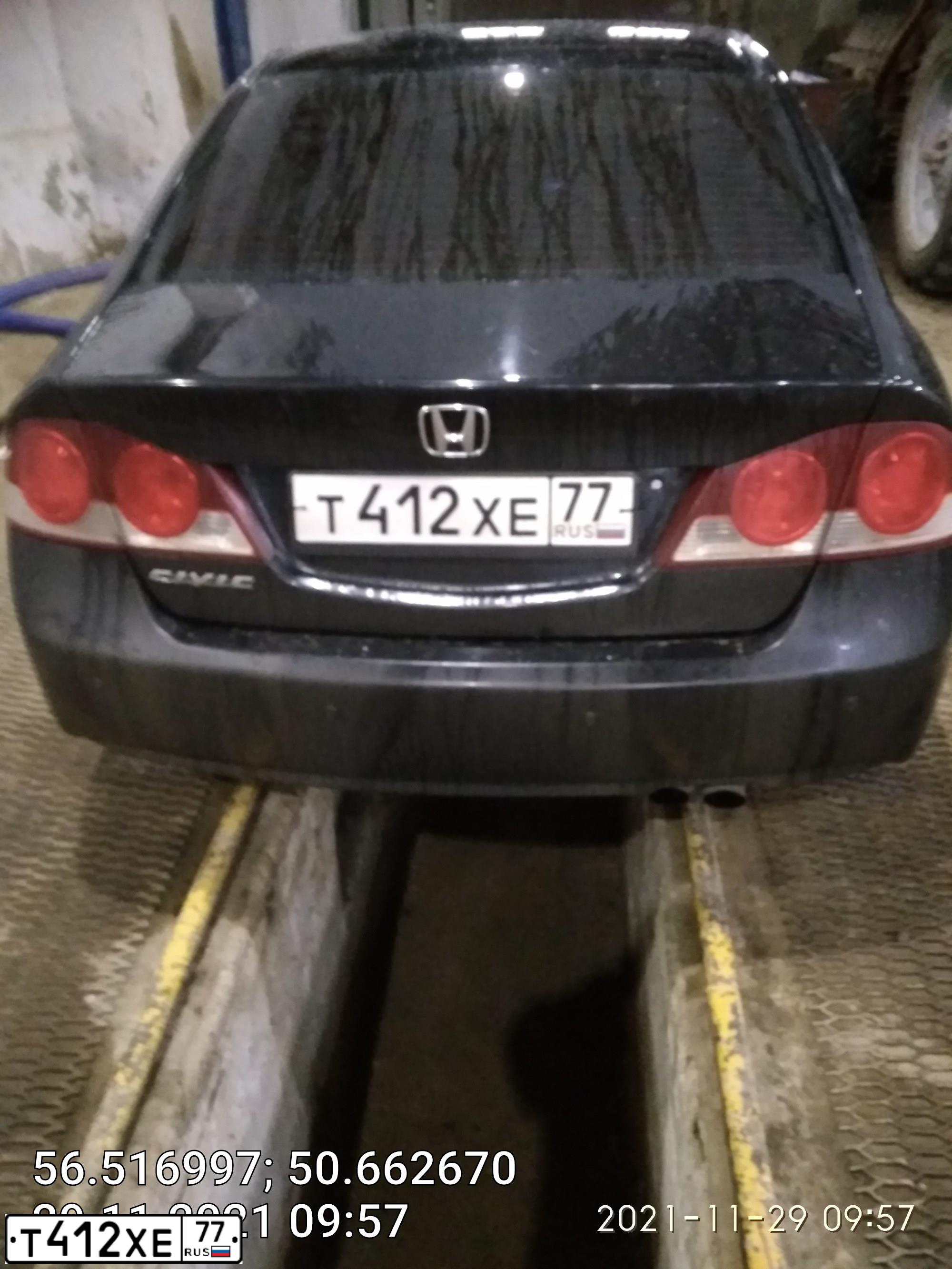 Фото автомобиля HONDA CIVIC, 2007 — госномер А345УЕ43. Цвет: ЧЕРНЫЙ