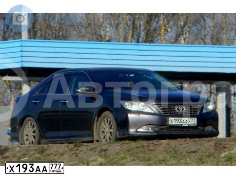 Фото автомобиля TOYOTA CAMRY, 2013 — госномер Х193АА777. Цвет: СЕРЫЙ