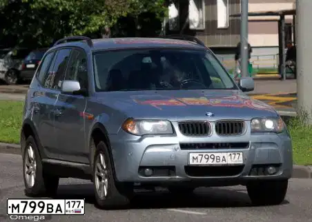 Фото автомобиля BMW X3, 2005 — госномер М799ВА177. Цвет: голубой