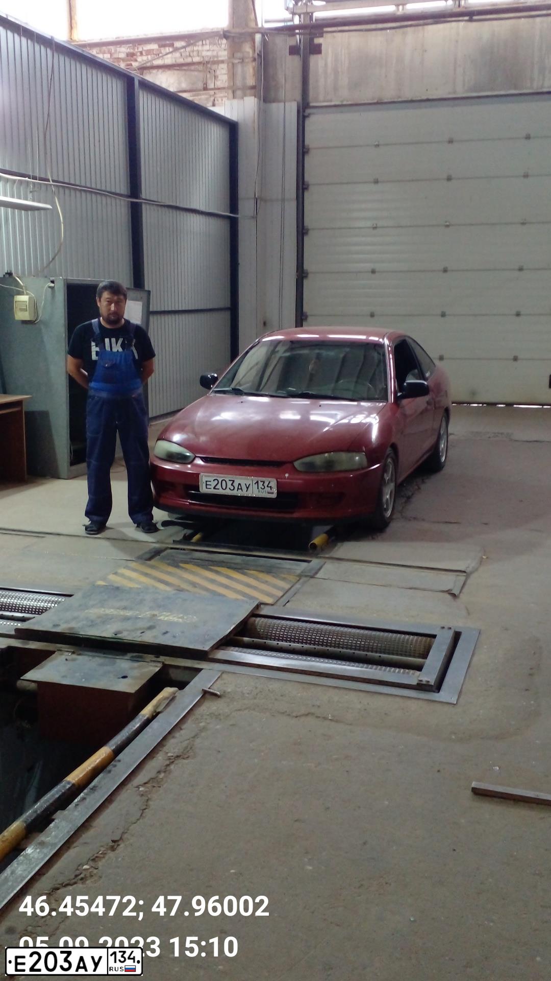 Фото автомобиля MITSUBISHI MIRAGE, 2001 — госномер В062НУ30