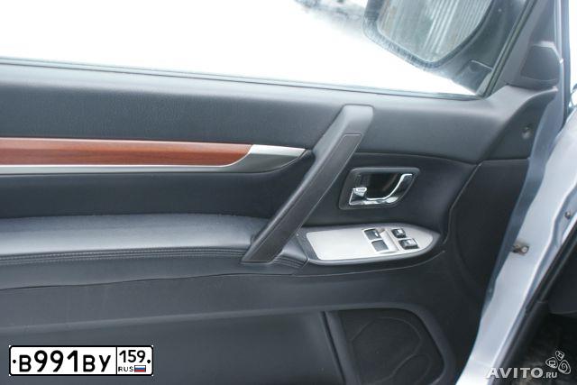 Фото автомобиля MITSUBISHI PAJERO, 2008 — госномер Р496МЕ70