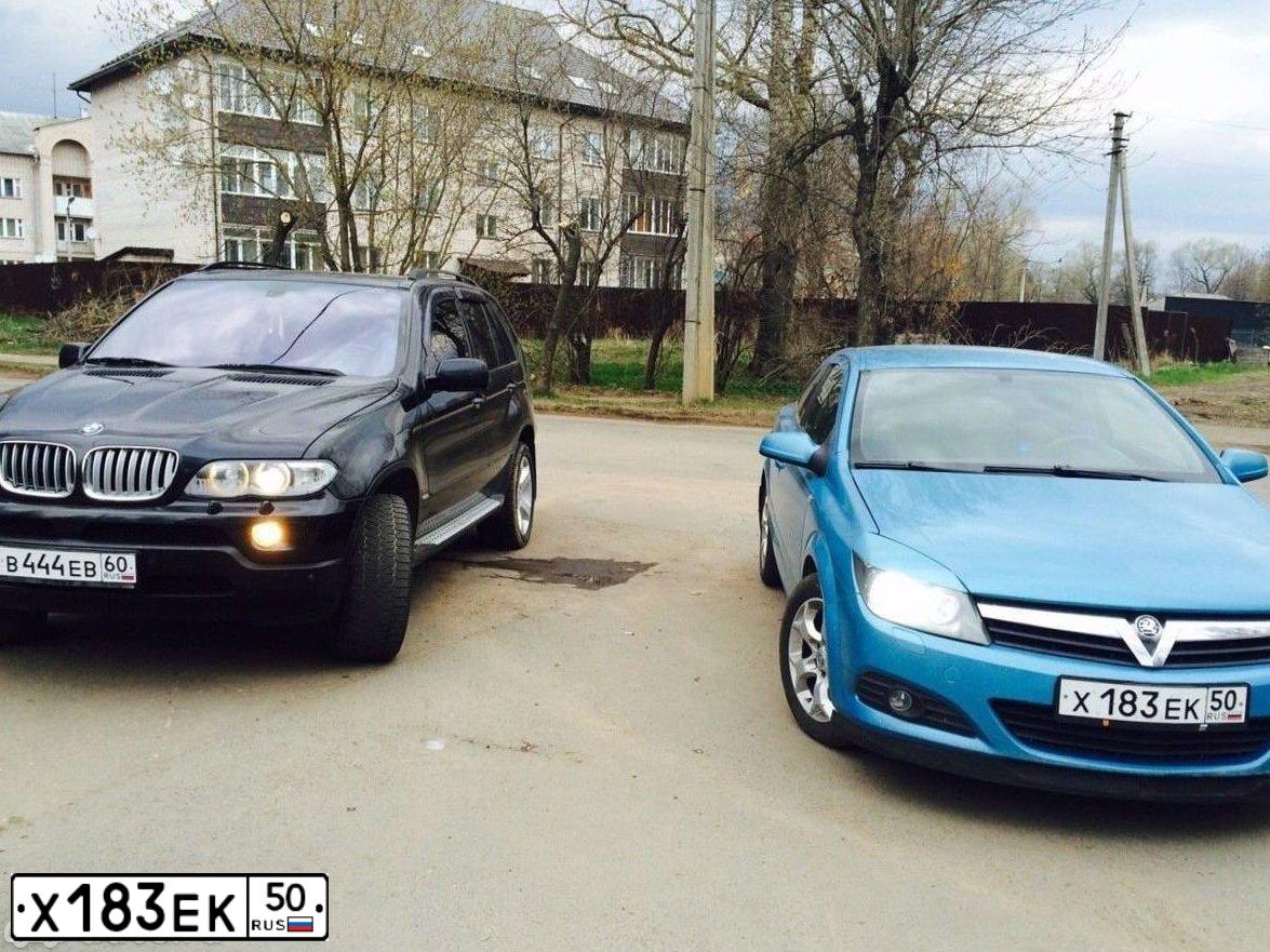 Фото автомобиля OPEL ASTRA, 2005 — госномер К616НА147. Цвет: ЧЕРНЫЙ