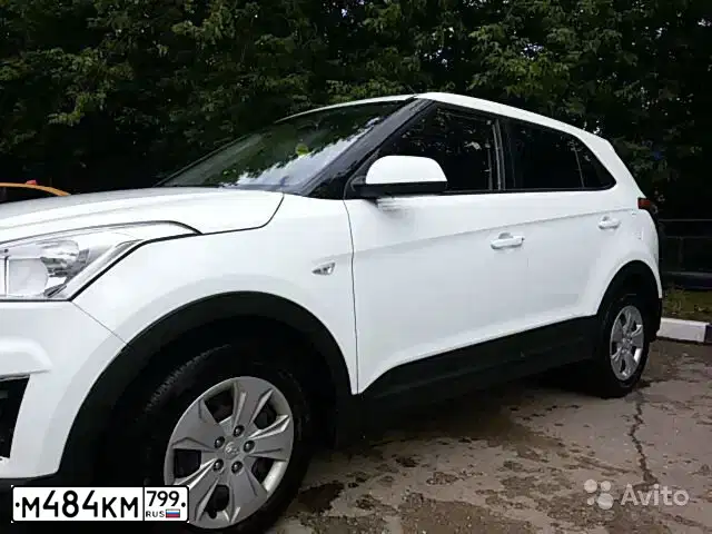 Фото автомобиля HYUNDAI CRETA, 2018 — госномер М484КМ799. Цвет: БЕЖЕВЫЙ