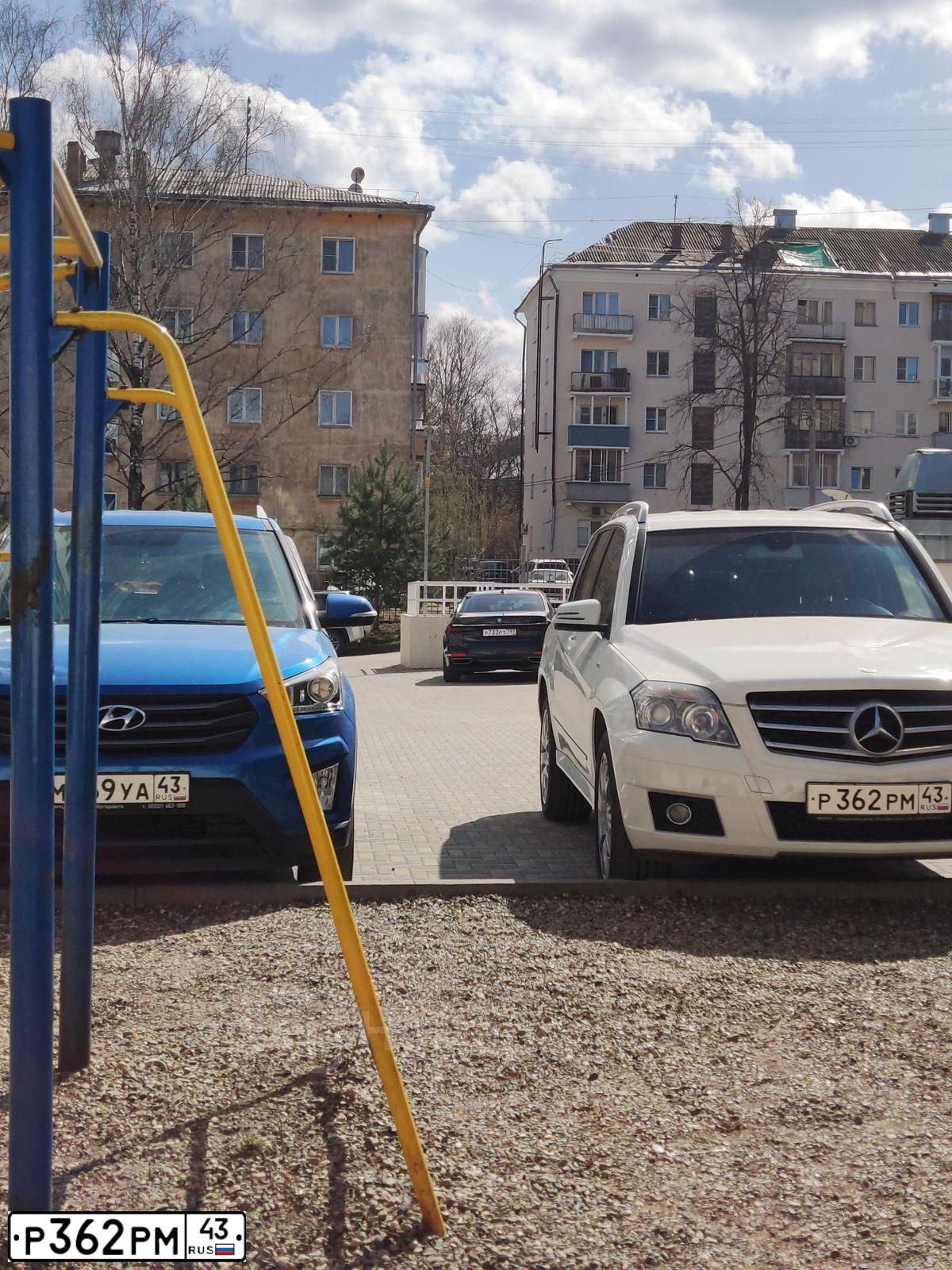 Фото автомобиля MERCEDES GLK-KLASSE, 2011 — госномер Р362РМ43. Цвет: Белый