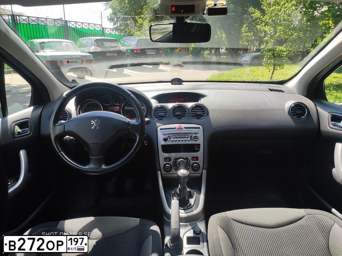 Фото автомобиля PEUGEOT 308, 2011 — госномер В272ОР197. Цвет: СИНИЙ ТЕМНЫЙ