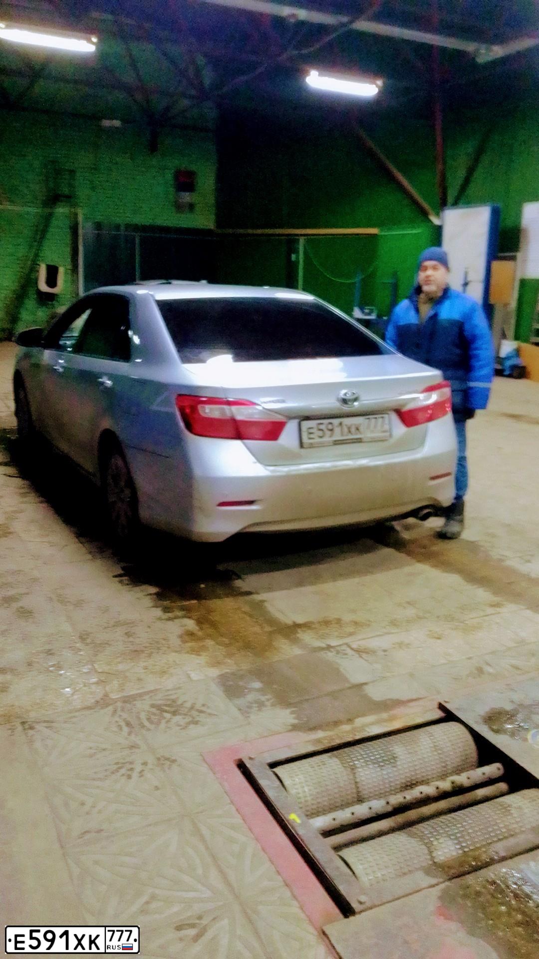 Фото автомобиля TOYOTA КАМРИ, 2013 — госномер Н273РК73. Цвет: СЕРЕБРИСТЫЙ МЕТАЛЛИК