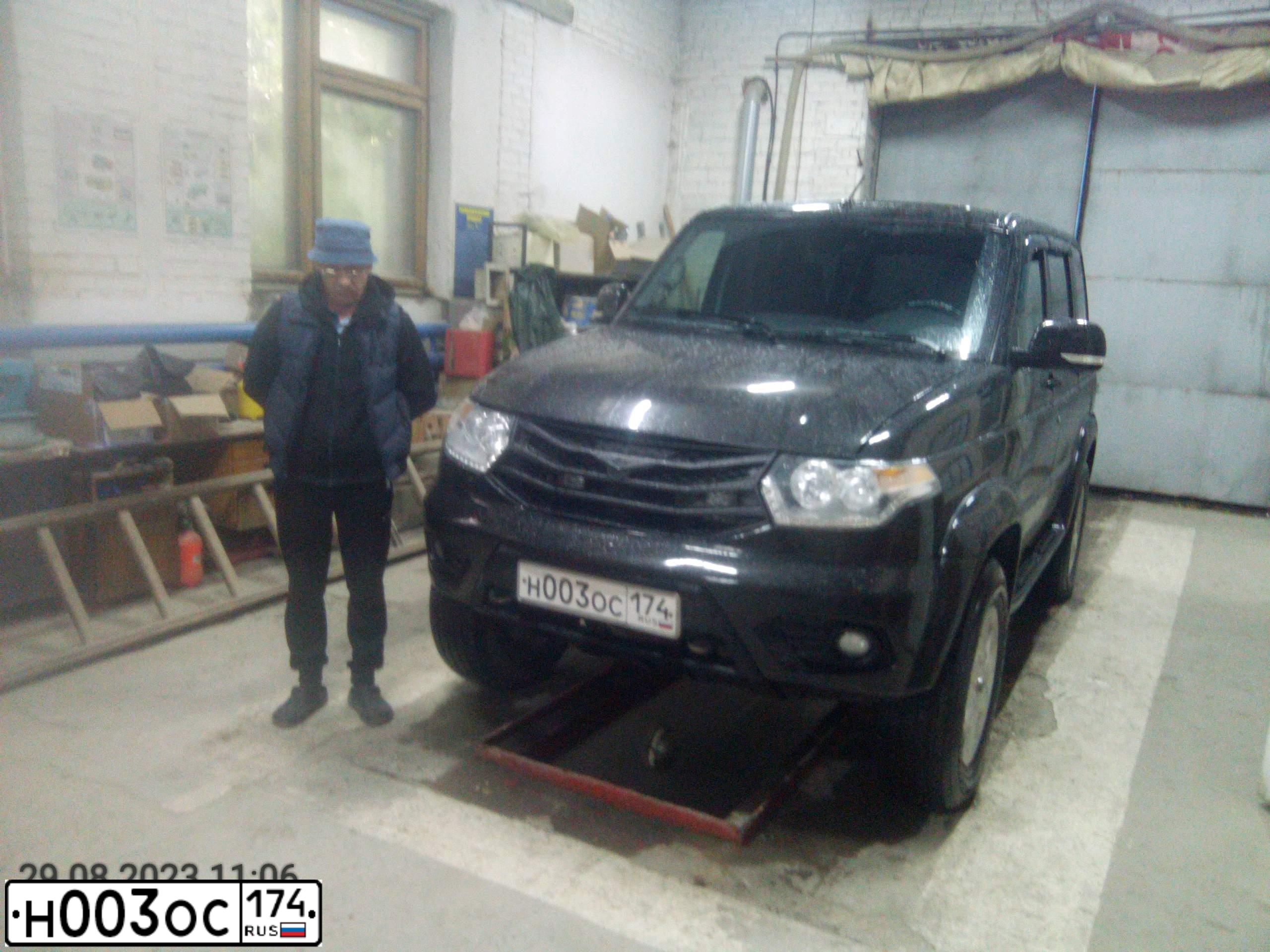 Фото автомобиля LADA 2121 NIVA, 2011 — госномер Н003ОС174. Цвет: СИНЕ-ЗЕЛЕНЫЙ