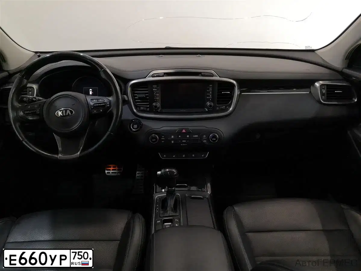 Фото автомобиля KIA SORENTO, 2016 — госномер Е660УР750. Цвет: БЕЛЫЙ