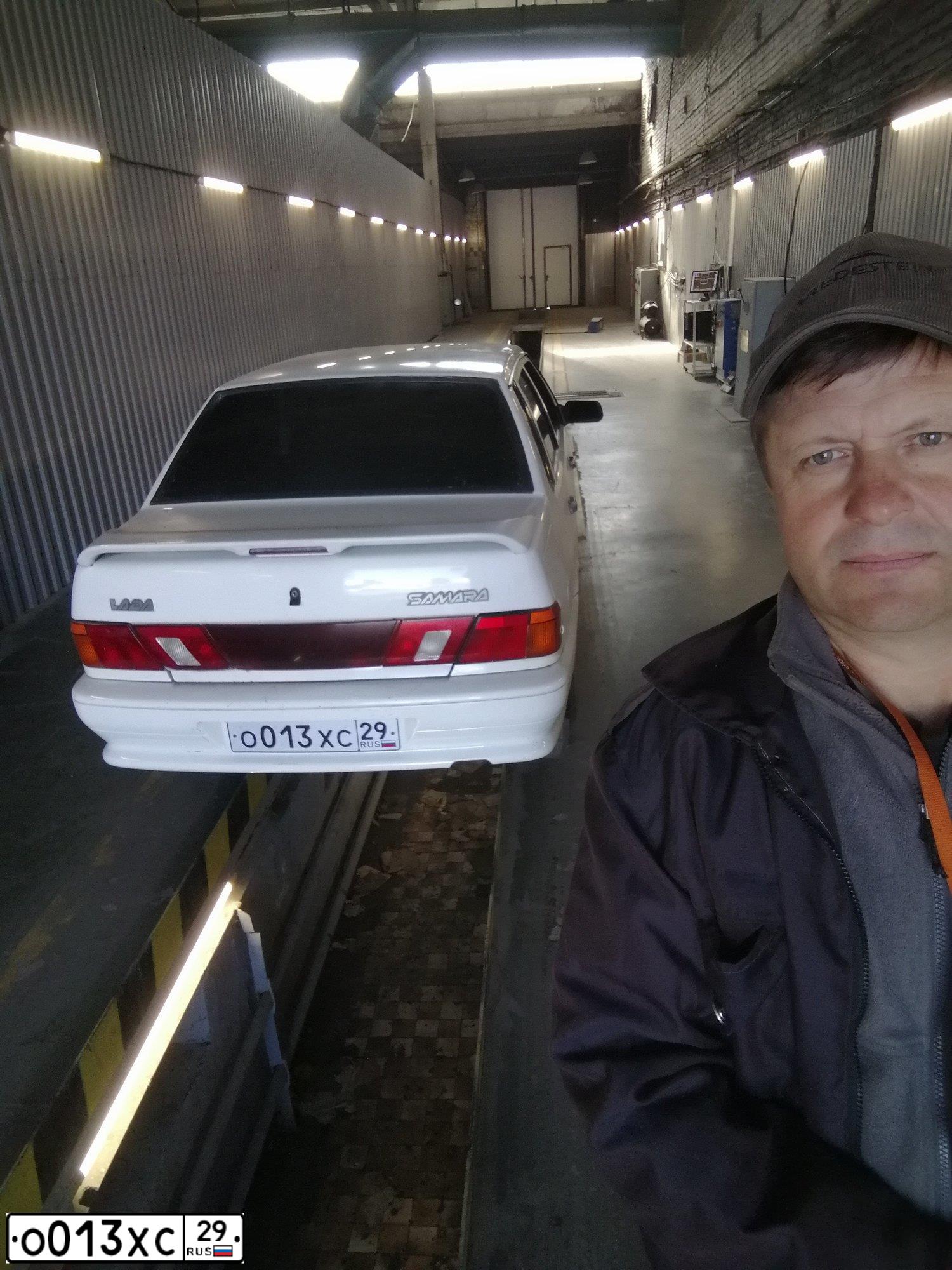 Фото автомобиля LADA 2115 SAMARA, 2009 — госномер О013ХС29. Цвет: Белый