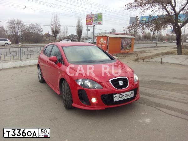 Фото автомобиля SEAT LEON, 2012 — госномер Т175ЕА71. Цвет: Красный
