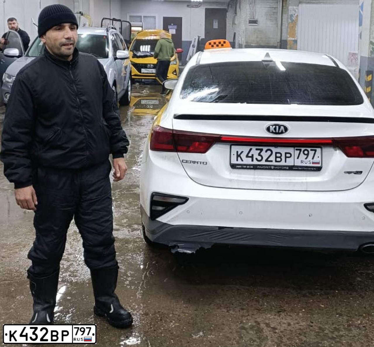 Фото автомобиля KIA CERATO, 2019 — госномер К432ВР797. Цвет: БЕЛЫЙ ЖЕЛТЫЙ СЕРЫЙ