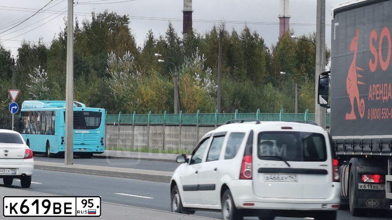 Фото автомобиля FAW J7, 2023 — госномер К800МЕ977