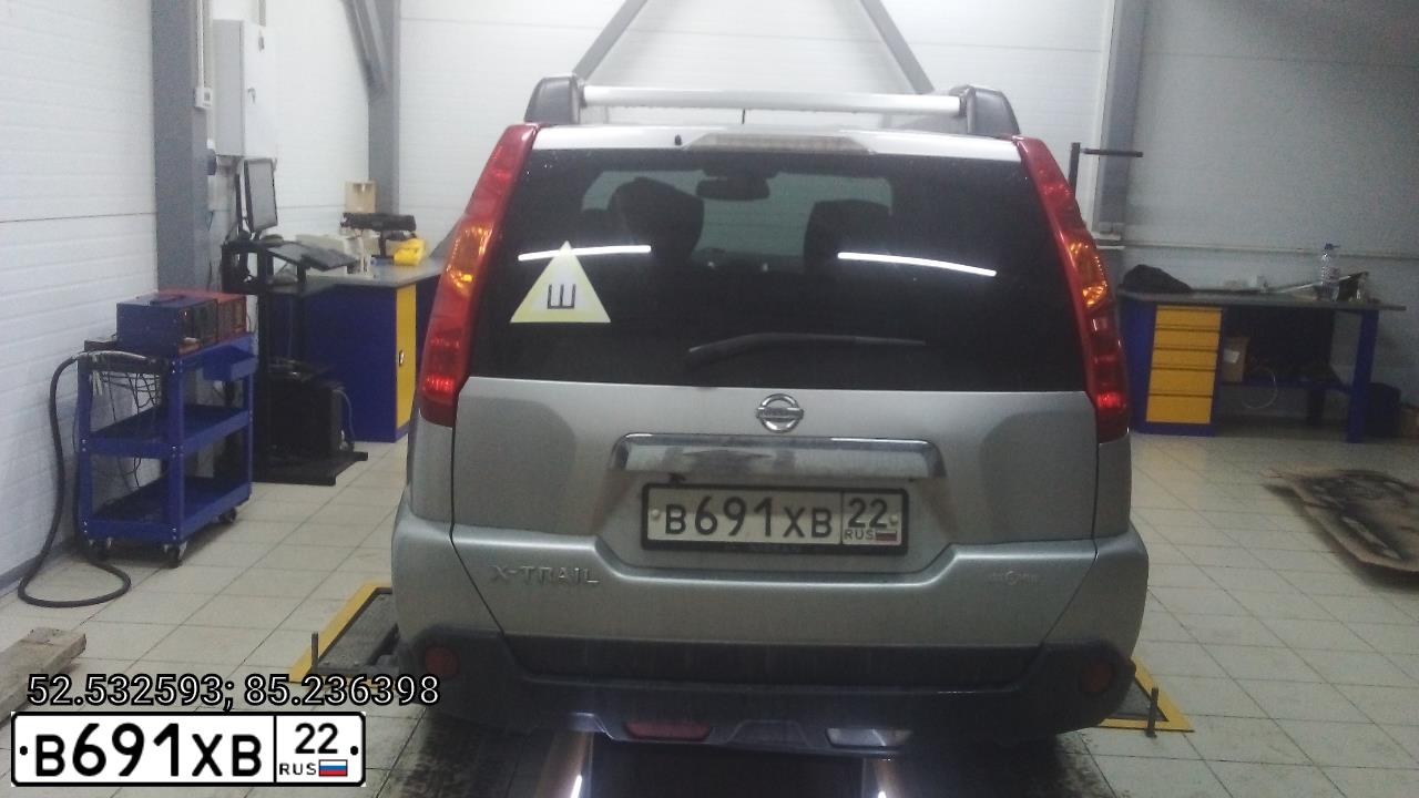 Фото автомобиля NISSAN X-TRAIL, 2007 — госномер Н893НК126. Цвет: Серебристый