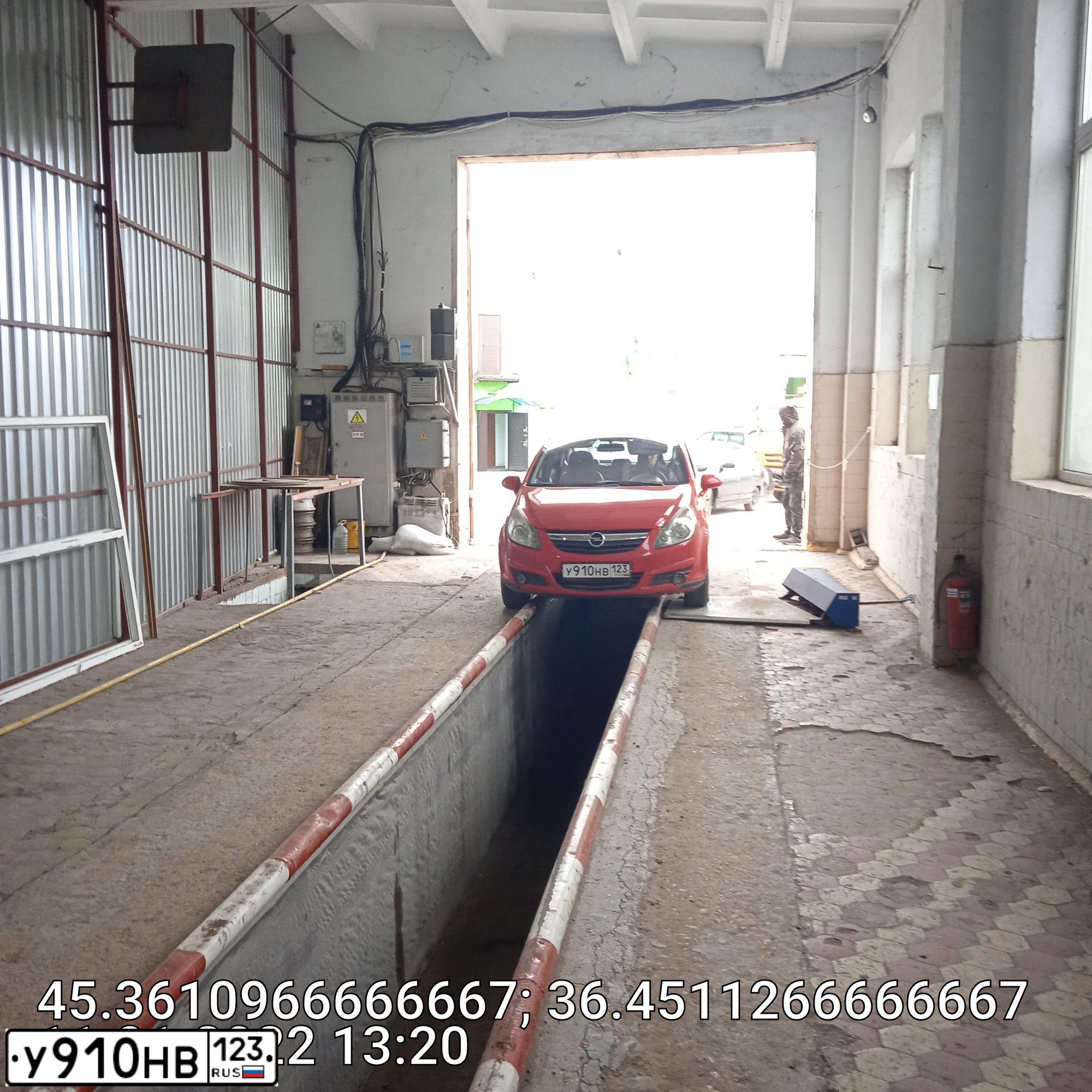 Фото автомобиля OPEL L CORSA, 2007 — госномер У910НВ123. Цвет: Красный