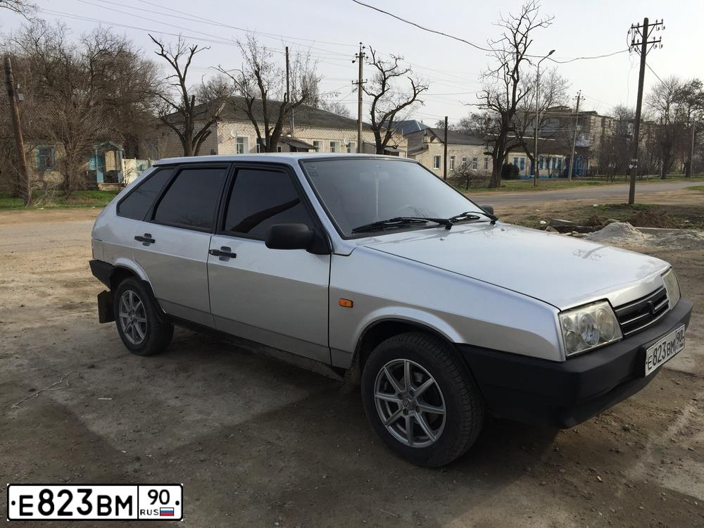 Фото автомобиля LADA 2109 SAMARA, 2002 — госномер В875ОМ95. Цвет: СЕРЕБРИСТЫЙ МЕТАЛЛИК