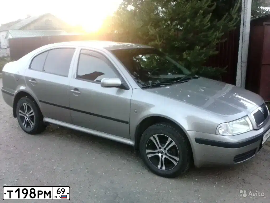 Фото автомобиля SKODA OCTAVIA, 2008 — госномер Т198РМ69. Цвет: Серый