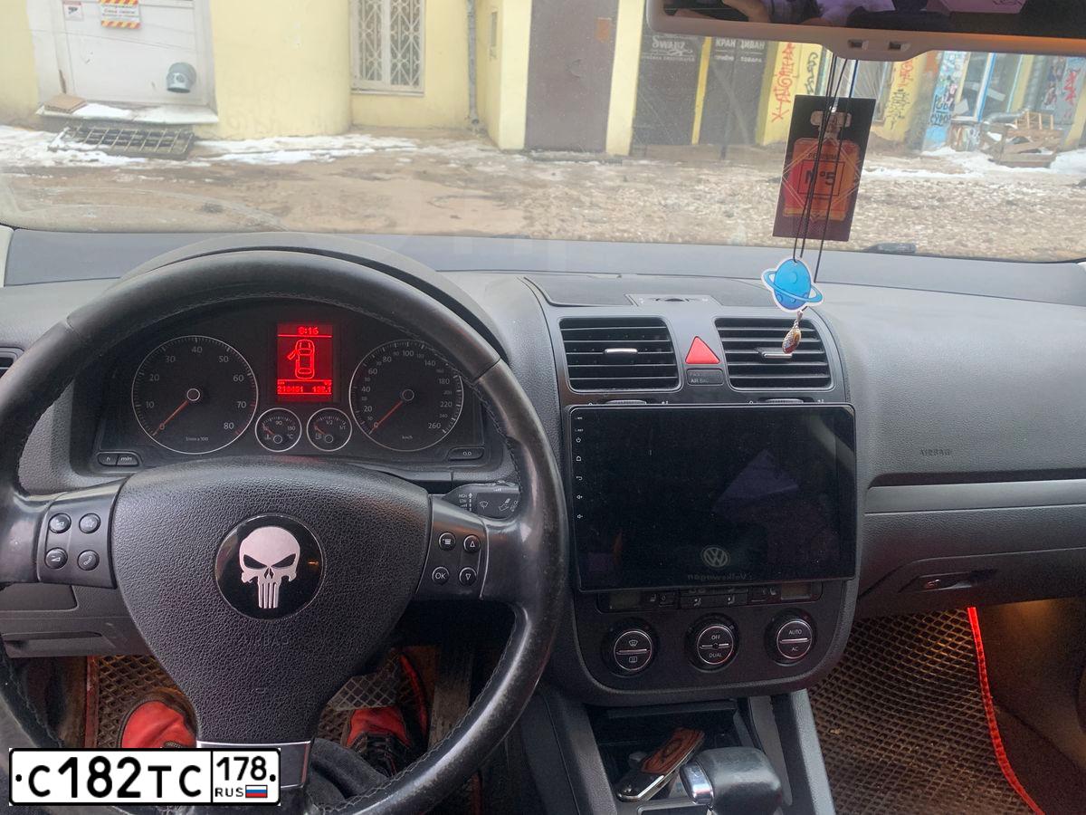 Фото автомобиля VOLKSWAGEN JETTA, 2008 — госномер О165ХА44. Цвет: ЧЕРНЫЙ