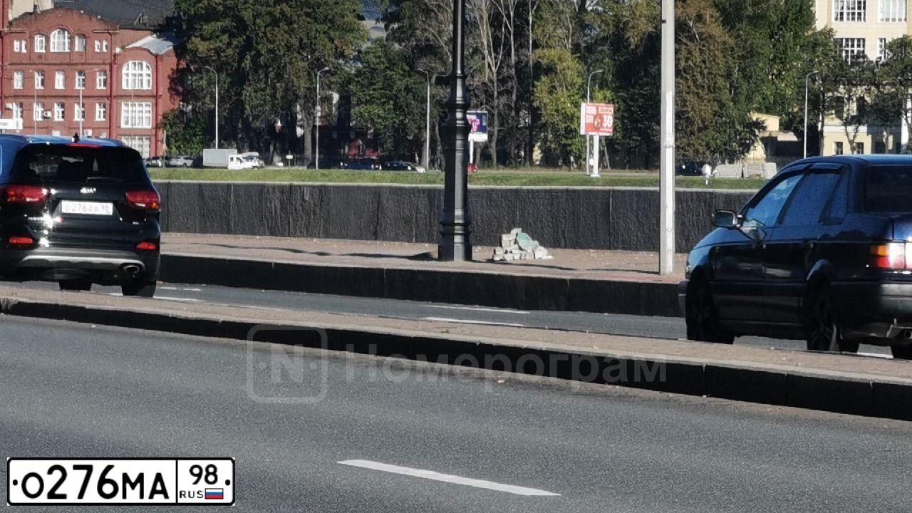 Фото автомобиля HYUNDAI I20, 2009 — госномер Е992ТЕ198. Цвет: ЧЕРНЫЙ