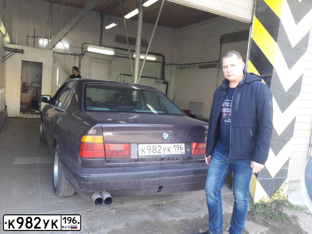 Фото автомобиля BMW SERIE 5, 1992 — госномер К220АА102. Цвет: ТЕМНО-КРАСНЫЙ