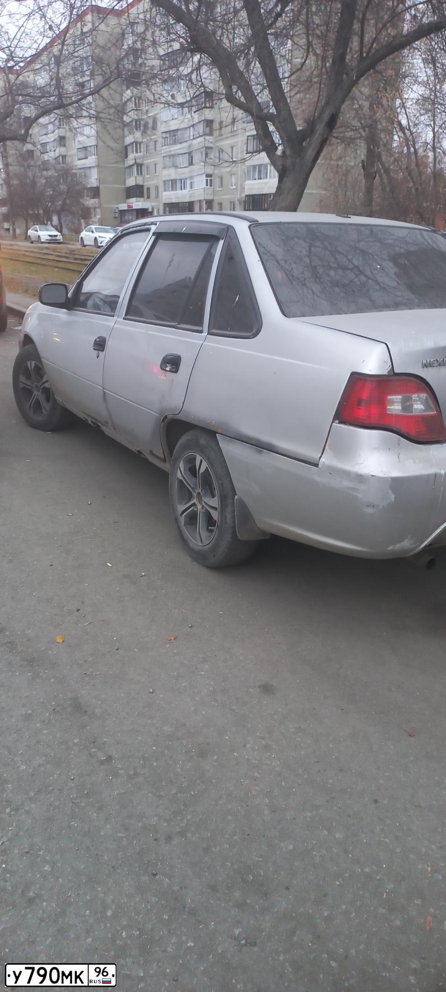 Фото автомобиля DAEWOO NEXIA, 2010 — госномер У790МК96. Цвет: СВЕТЛО-СЕРЫЙ