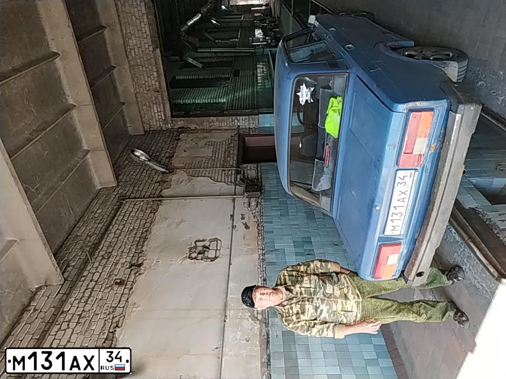 Фото автомобиля LADA 2105, 2005 — госномер Н548МК134. Цвет: синий