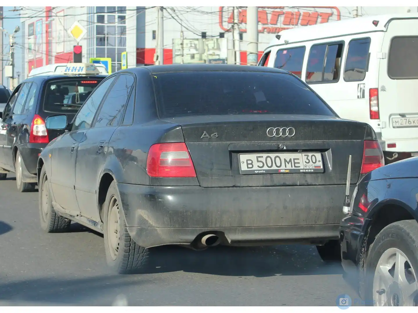 Фото автомобиля MERCEDES-BENZ E200, 2010 — госномер С197МТ40. Цвет: Белый