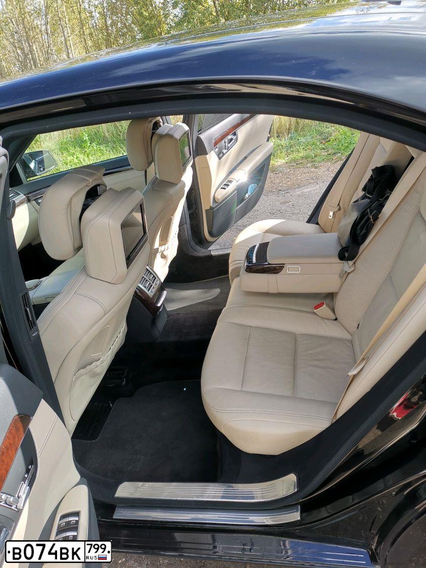 Фото автомобиля MERCEDES S-KLASSE, 2010 — госномер Т260РМ124. Цвет: ЧЕРНЫЙ