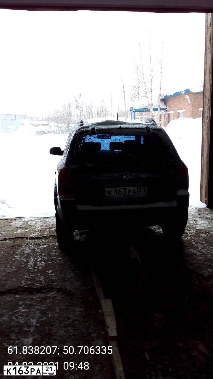 Фото автомобиля HYUNDAI TUCSON, 2007 — госномер Р173РС11. Цвет: ТЕМНО-СЕРЫЙ