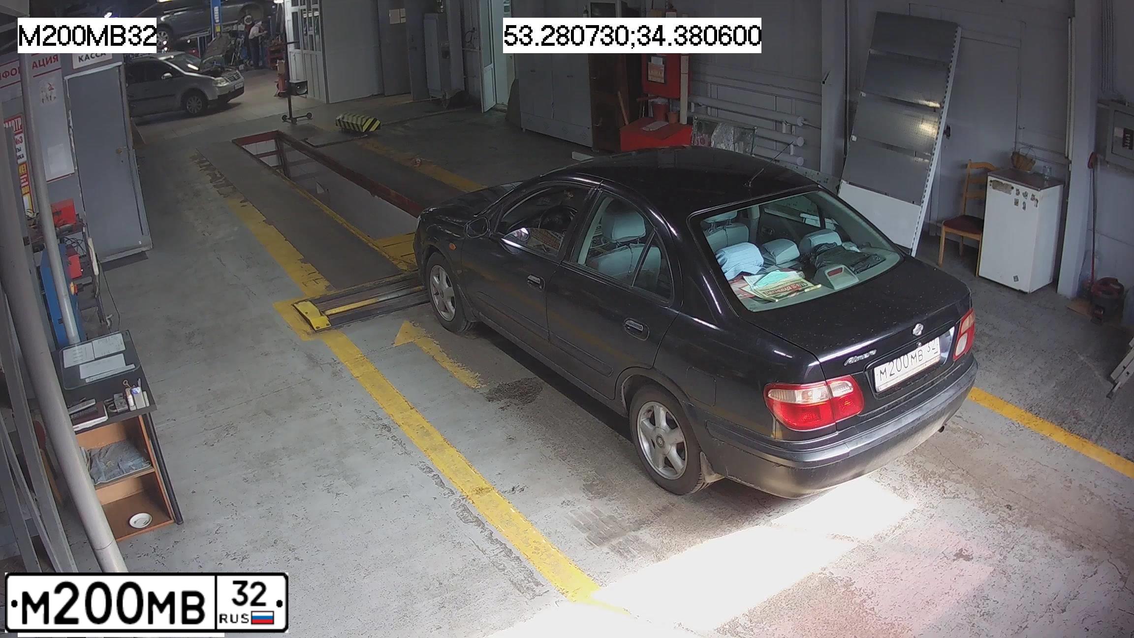 Фото автомобиля NISSAN ALMERA, 2001 — госномер М200МВ32. Цвет: ЧЕРНЫЙ