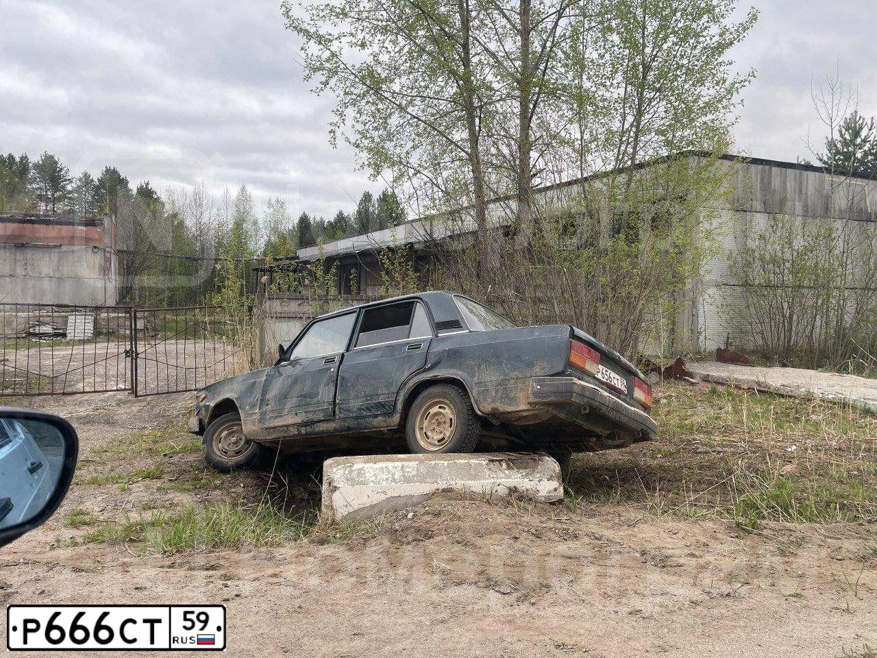Фото автомобиля LADA 2172 PRIORA, 2008 — госномер В568УЕ159. Цвет: Сине-Черный
