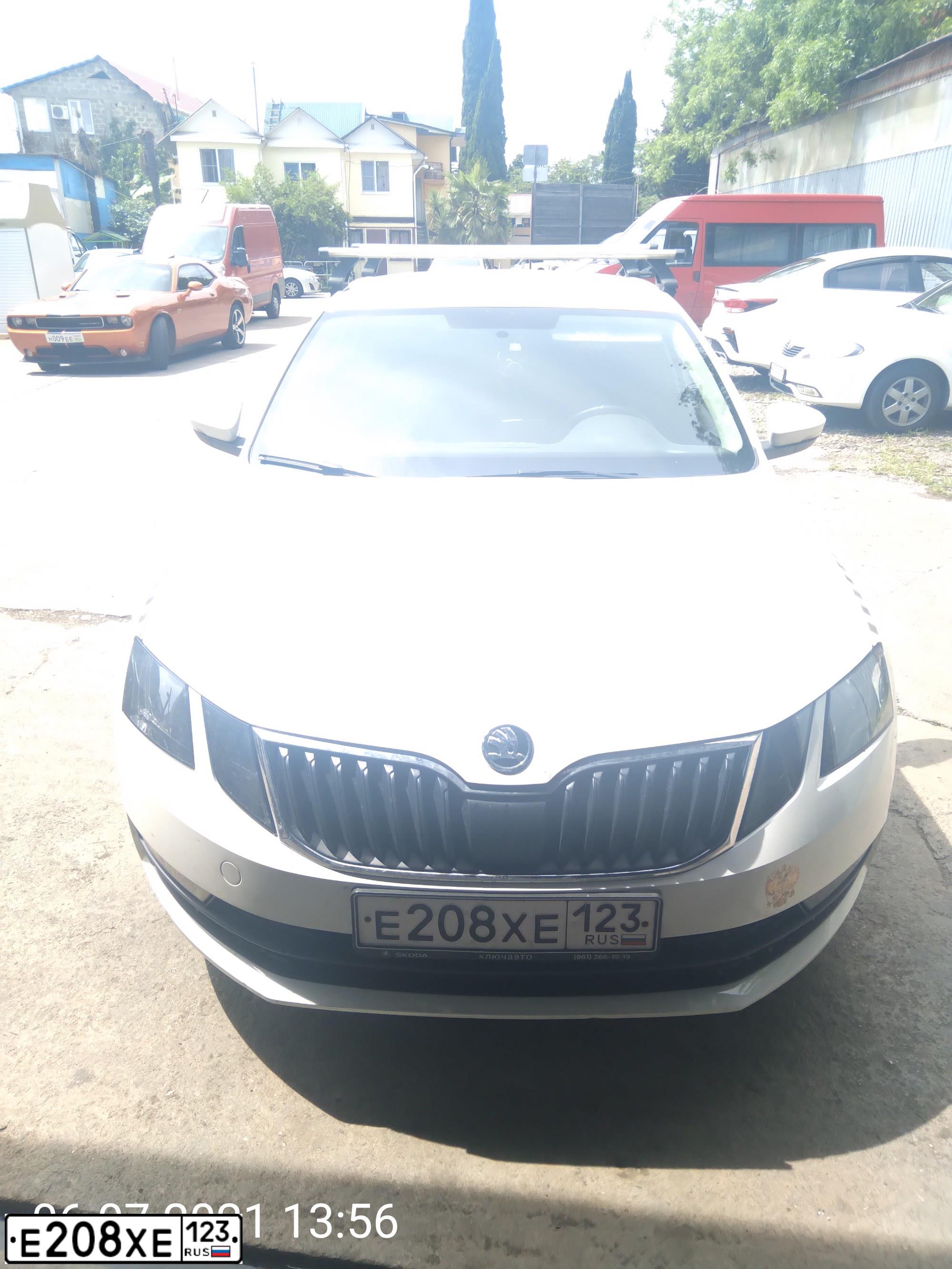 Фото автомобиля SKODA OCTAVIA, 2019 — госномер К885ТН193. Цвет: Белый
